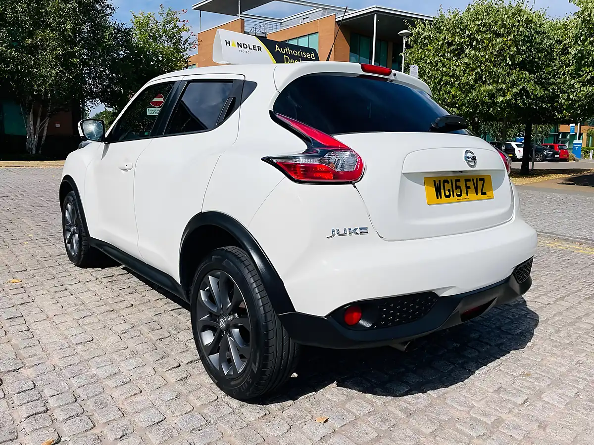 Used 2015 Nissan Juke Tekna White - Interior and Exterior details 6