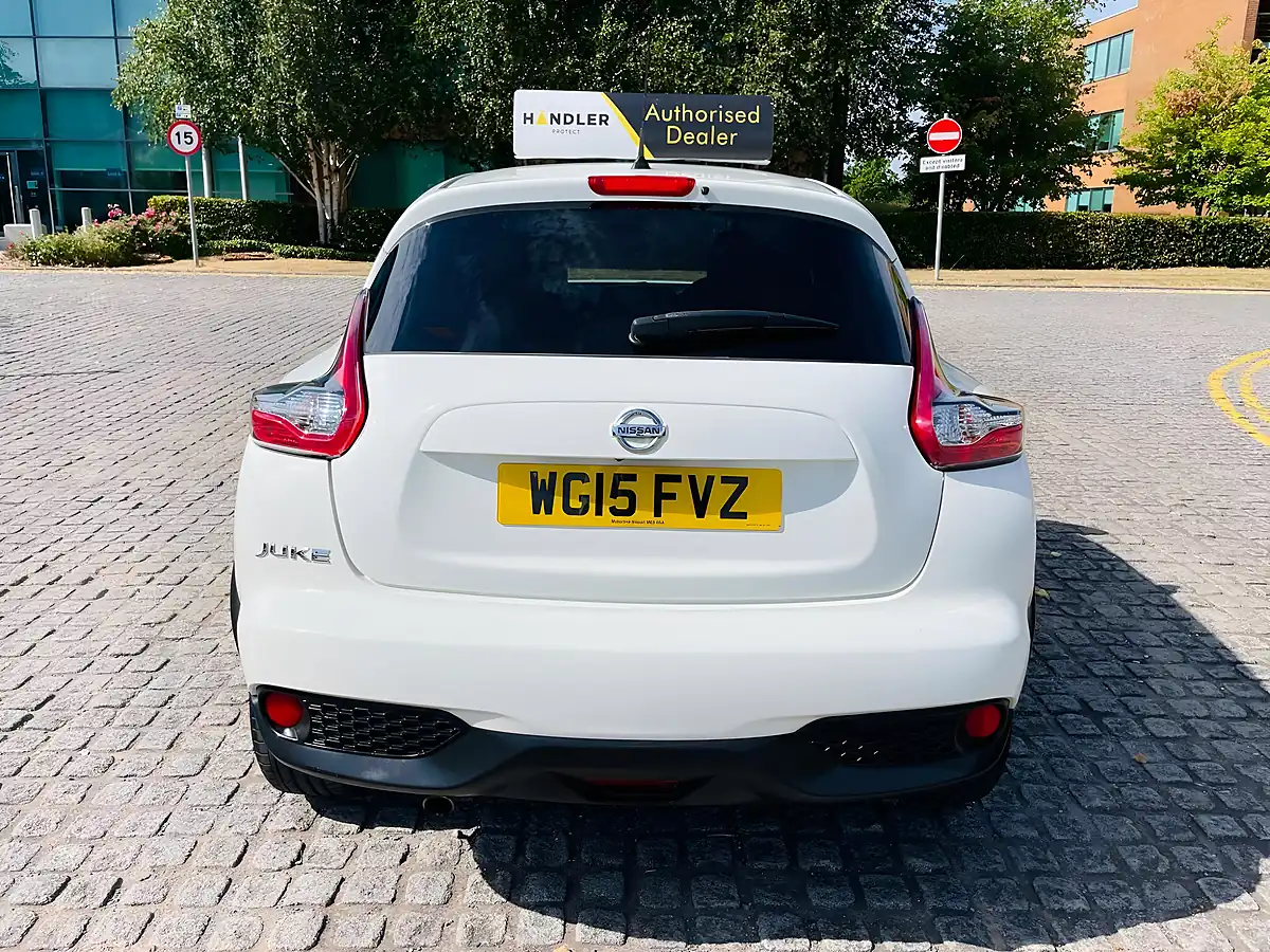 Used 2015 Nissan Juke Tekna White - Interior and Exterior details 7