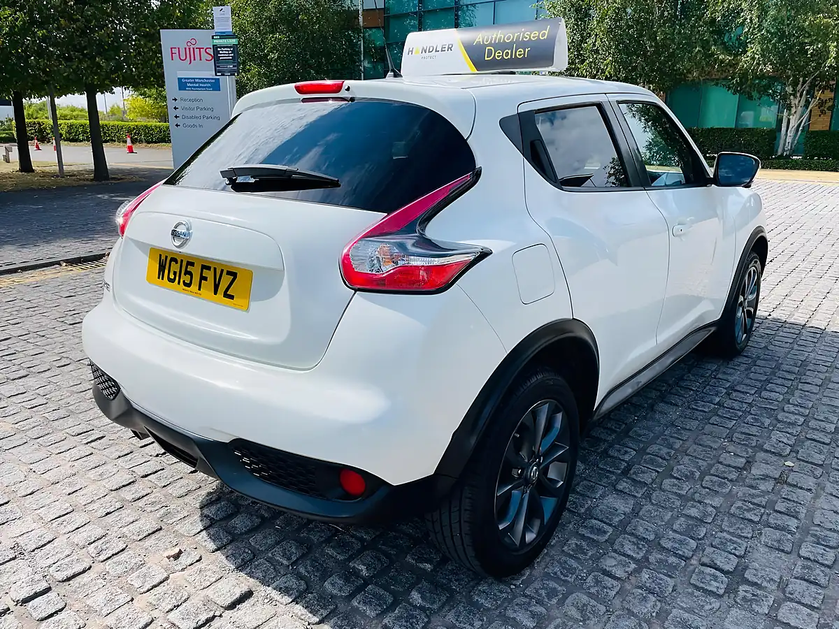 Used 2015 Nissan Juke Tekna White - Interior and Exterior details 8