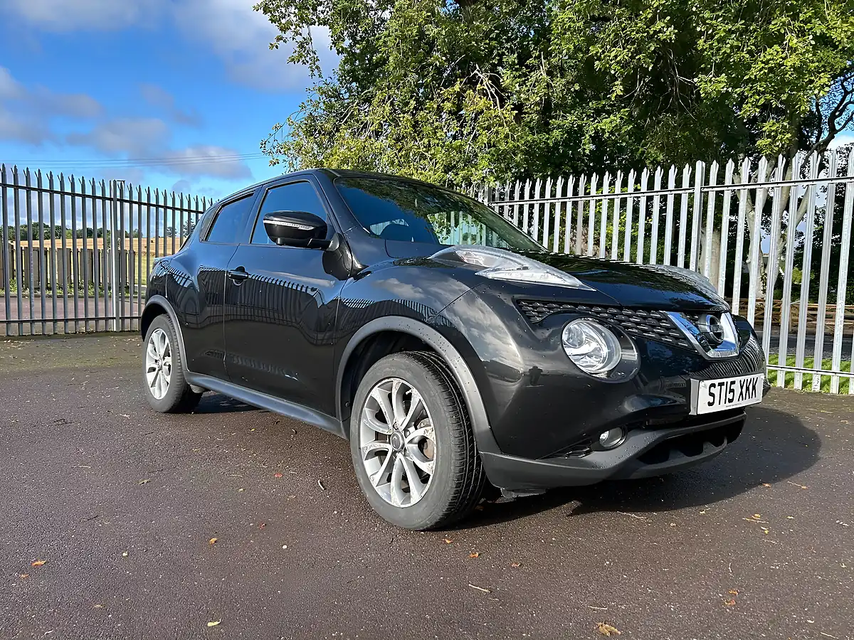 Used 2015 Nissan Juke Tekna Xtron Black - Front View