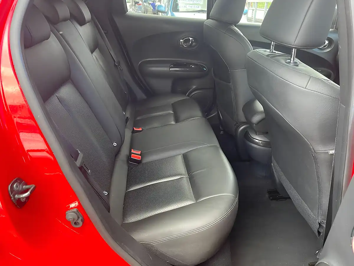 Used 2015 Nissan Juke Tekna Xtron Red - Interior and Exterior details 12