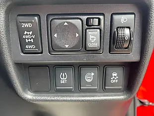 Used 2015 Nissan Juke Tekna Xtron Red - Interior and Exterior details 15