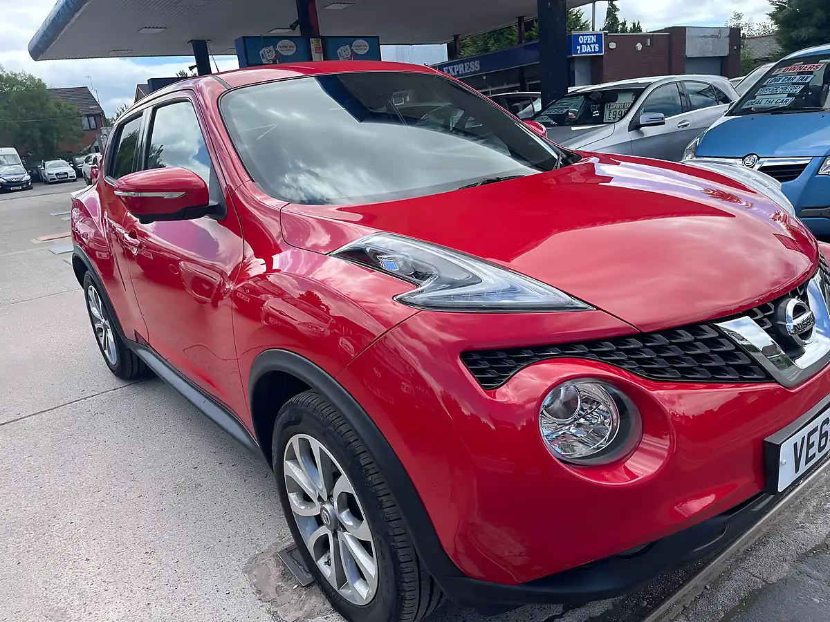 Used 2015 Nissan Juke Tekna Xtron Red - Interior and Exterior details 16