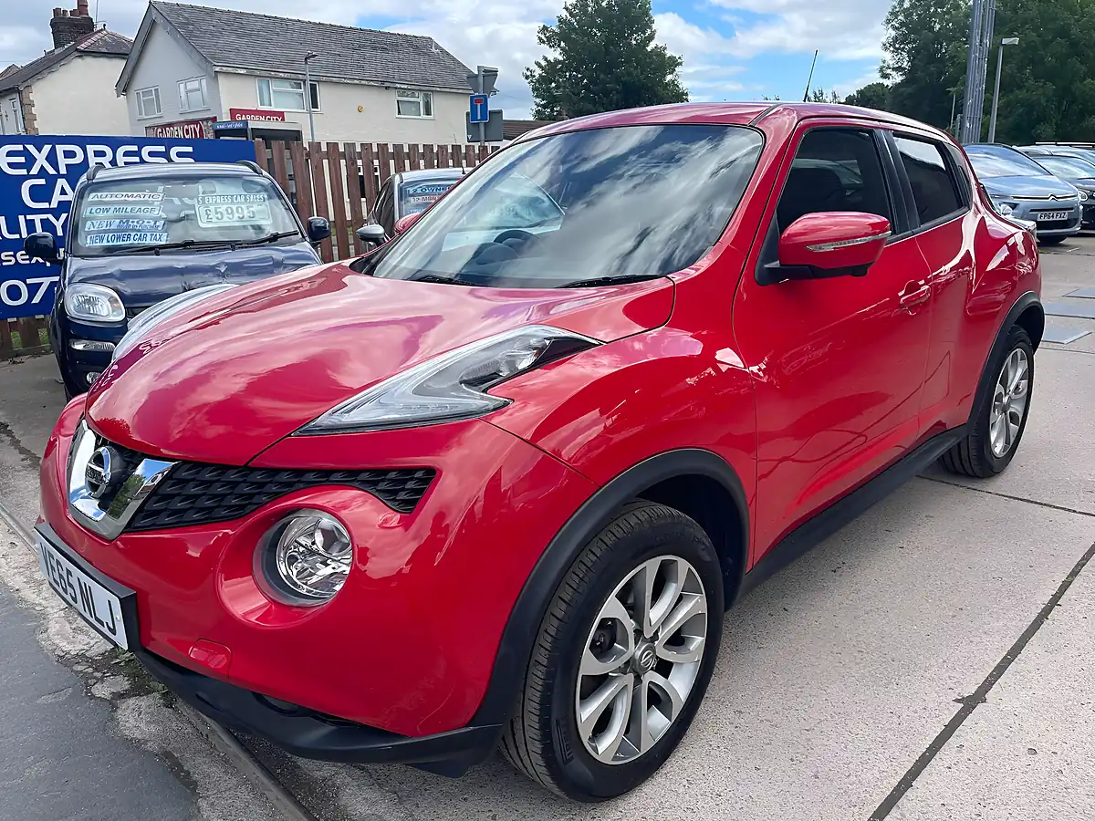 Used 2015 Nissan Juke Tekna Xtron Red - Interior and Exterior details 18