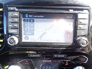 Used 2015 Nissan Juke Tekna Yellow - Interior and Exterior details 13