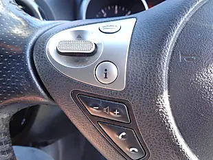 Used 2015 Nissan Juke Tekna Yellow - Interior and Exterior details 16