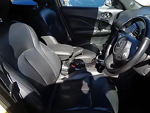 Used 2015 Nissan Juke Tekna Yellow - Interior and Exterior details 8