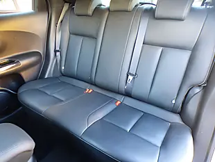 Used 2015 Nissan Juke Tekna Yellow - Interior and Exterior details 10