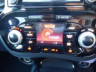 Used 2015 Nissan Juke Tekna Yellow - Interior and Exterior details 18