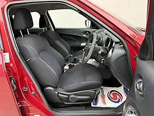 Used 2015 Nissan Juke Visia Red - Interior and Exterior details 11