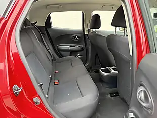 Used 2015 Nissan Juke Visia Red - Interior and Exterior details 12