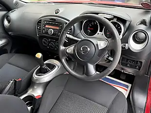 Used 2015 Nissan Juke Visia Red - Interior and Exterior details 15