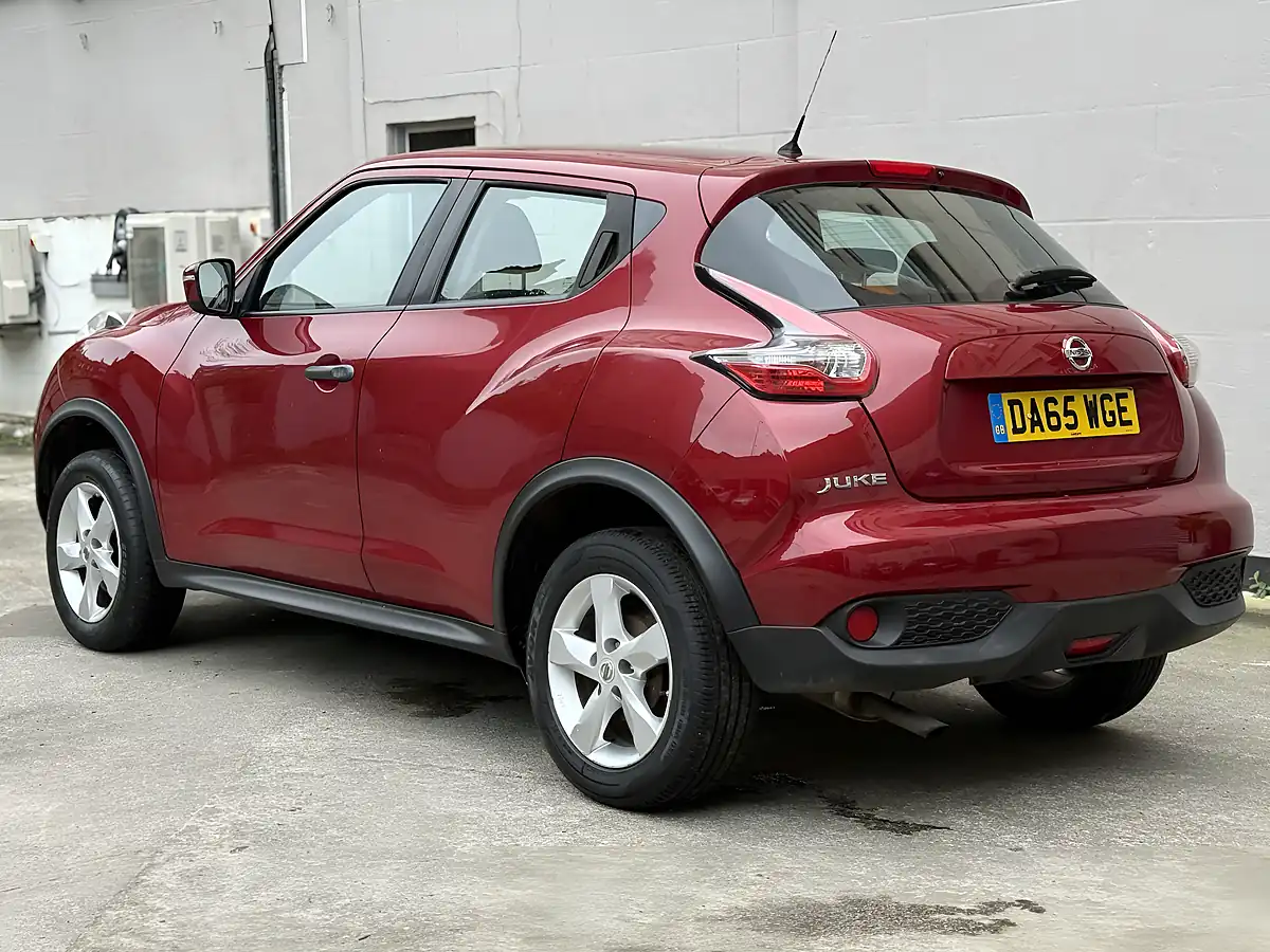 Used 2015 Nissan Juke Visia Red - Interior and Exterior details 3