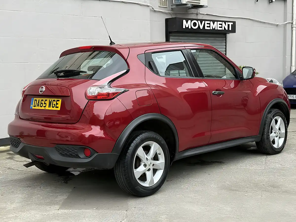 Used 2015 Nissan Juke Visia Red - Interior and Exterior details 4