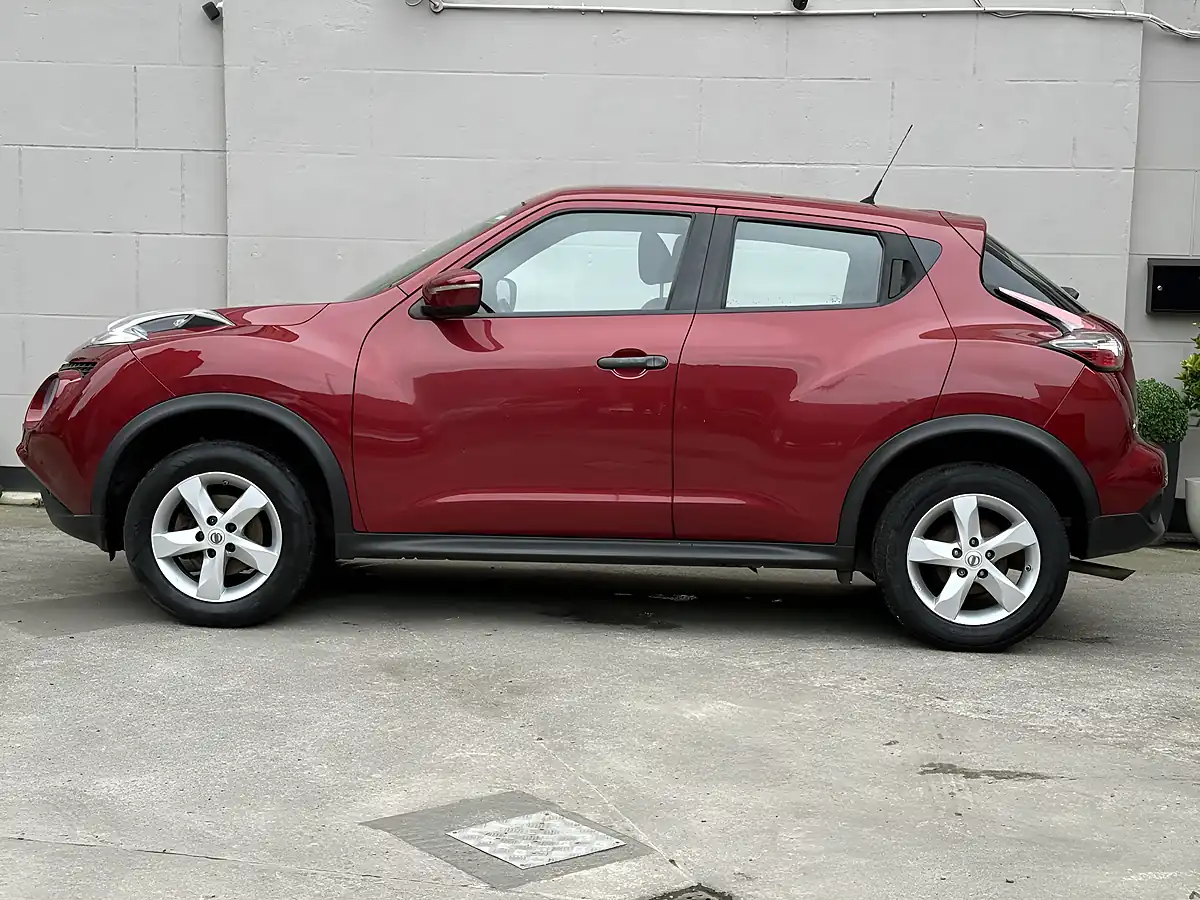 Used 2015 Nissan Juke Visia Red - Interior and Exterior details 6