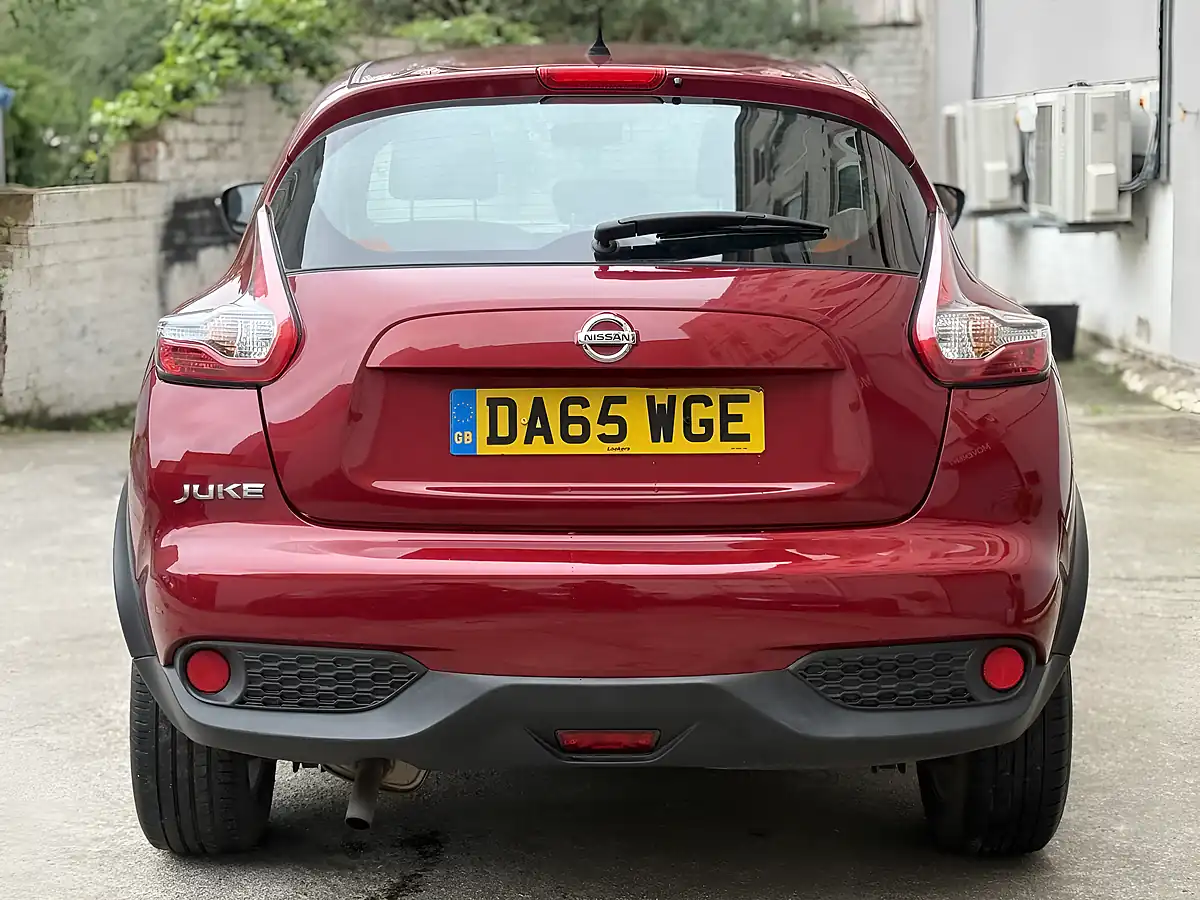 Used 2015 Nissan Juke Visia Red - Interior and Exterior details 8