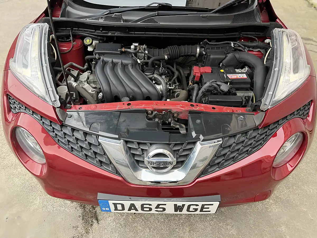 Used 2015 Nissan Juke Visia Red - Interior and Exterior details 9