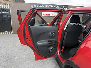 Used 2015 Nissan Juke Visia Red - Interior and Exterior details 14