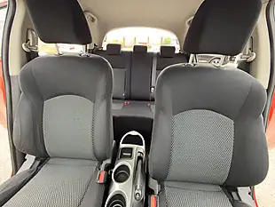 Used 2015 Nissan Juke Visia Red - Interior and Exterior details 17