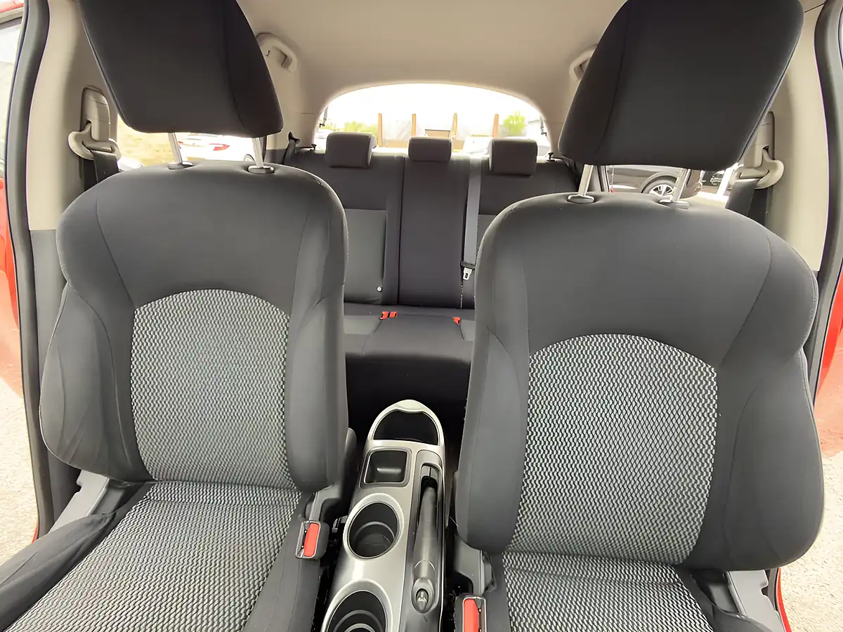 Used 2015 Nissan Juke Visia Red - Interior and Exterior details 17