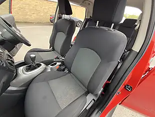 Used 2015 Nissan Juke Visia Red - Interior and Exterior details 20