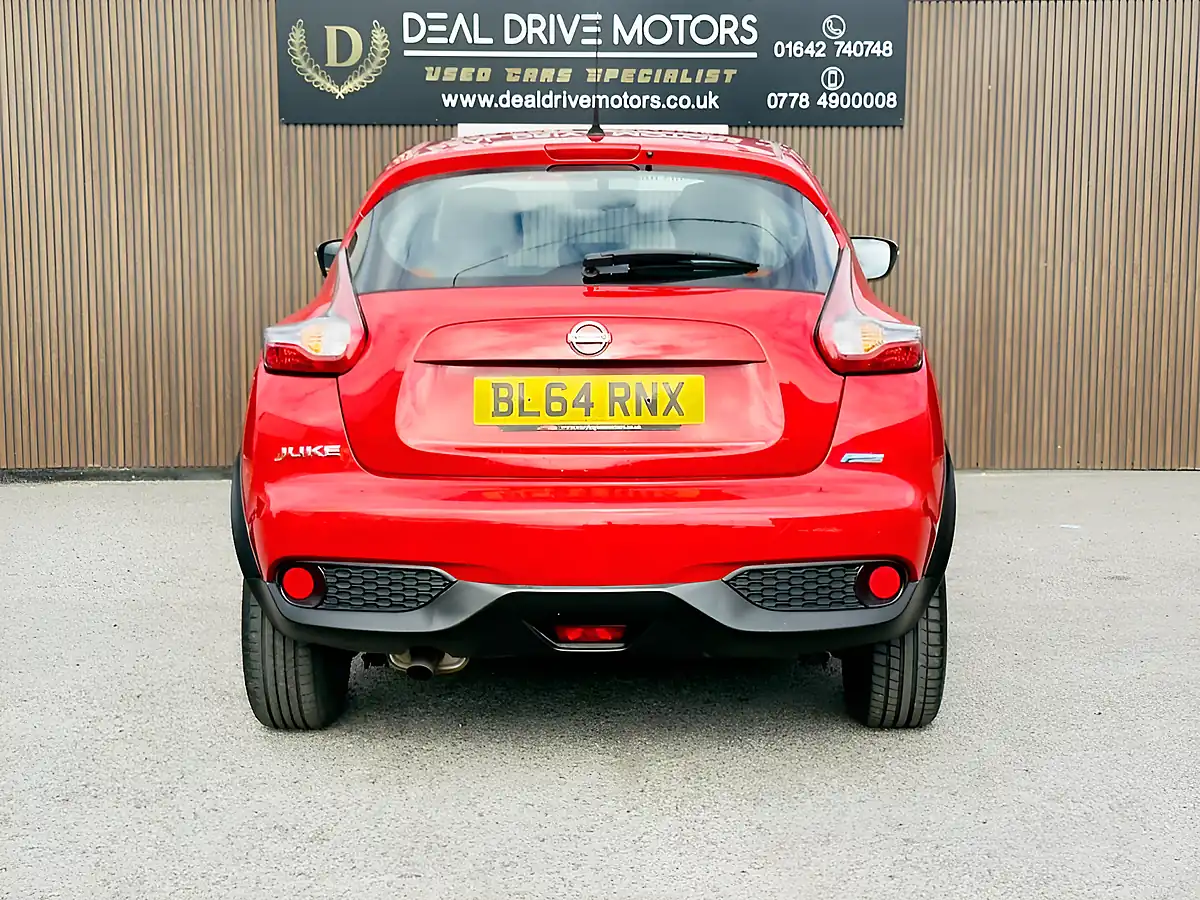 Used 2015 Nissan Juke Visia Red - Interior and Exterior details 6