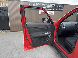 Used 2015 Nissan Juke Visia Red - Interior and Exterior details 9