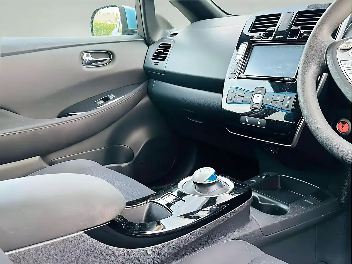 Used 2015 Nissan Leaf Acenta Blue - Interior and Exterior details 7