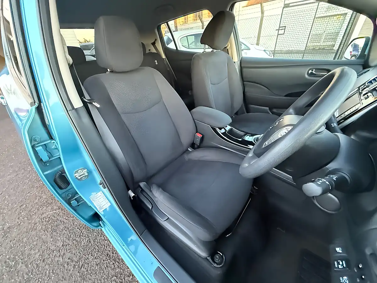 Used 2015 Nissan Leaf Acenta Blue - Interior and Exterior details 10