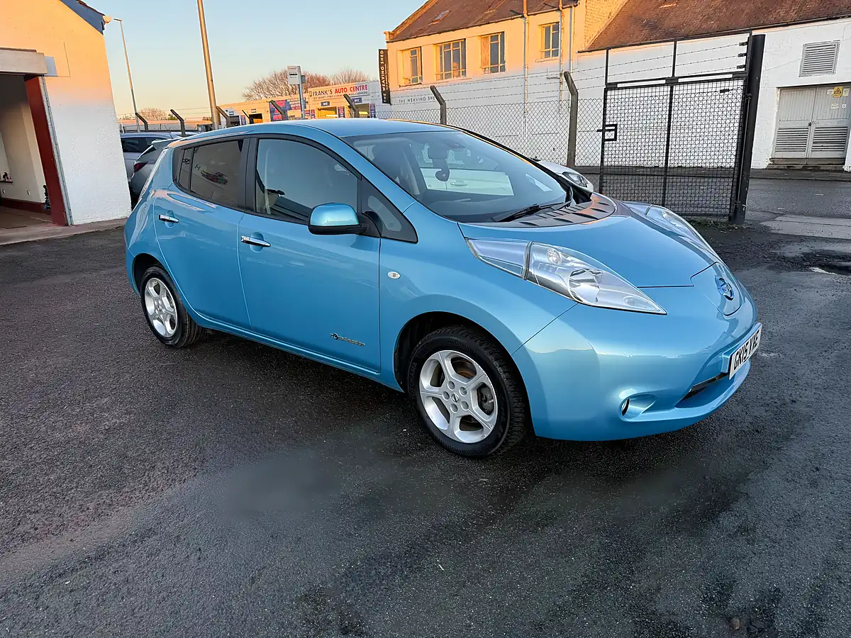 Used 2015 Nissan Leaf Acenta Blue - Interior and Exterior details 3