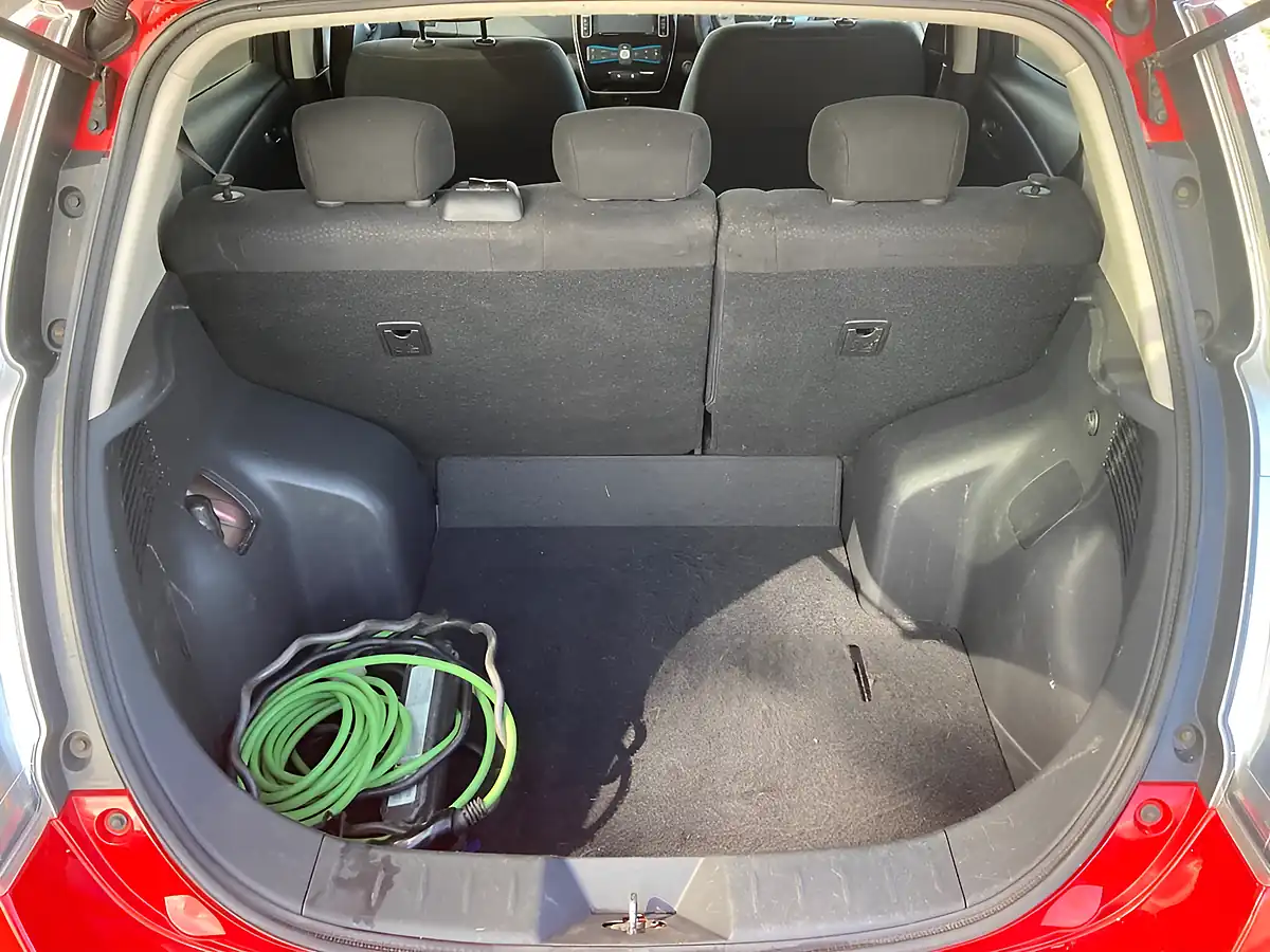 Used 2015 Nissan Leaf Acenta Red - Interior and Exterior details 10