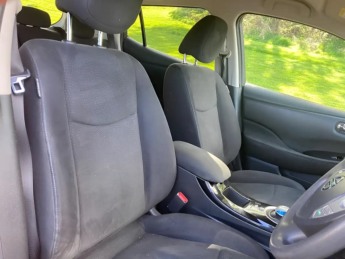 Used 2015 Nissan Leaf Acenta Red - Interior and Exterior details 15