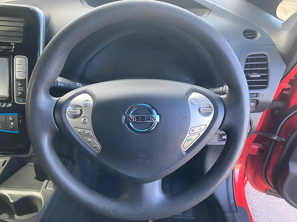 Used 2015 Nissan Leaf Acenta Red - Interior and Exterior details 16