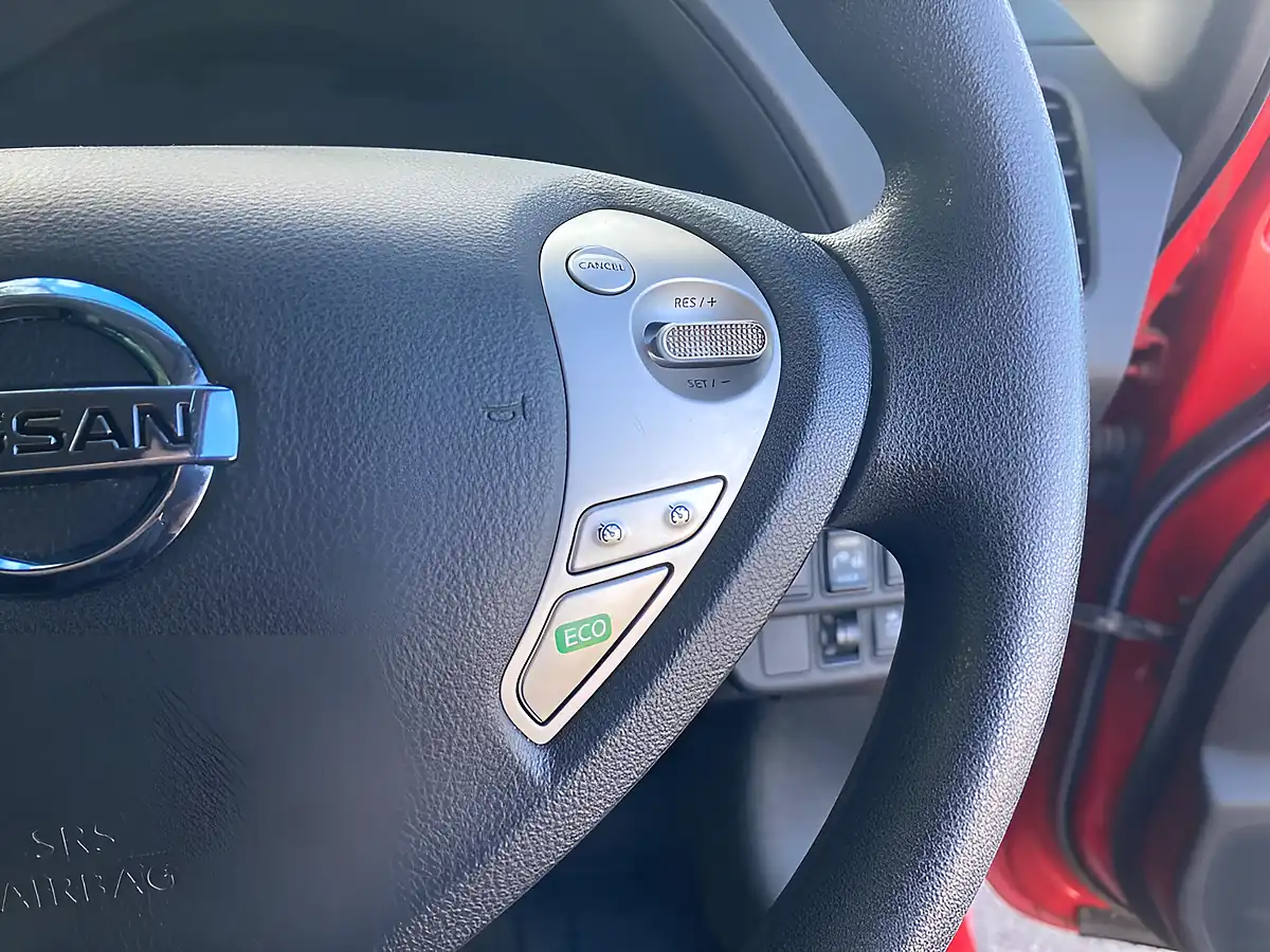 Used 2015 Nissan Leaf Acenta Red - Interior and Exterior details 18
