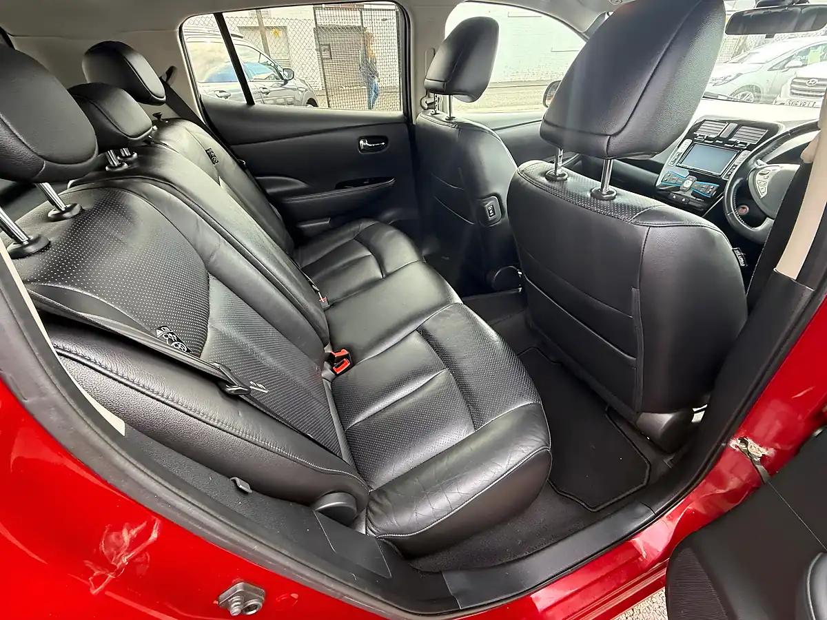Used 2015 Nissan Leaf Tekna Red - Interior and Exterior details 10