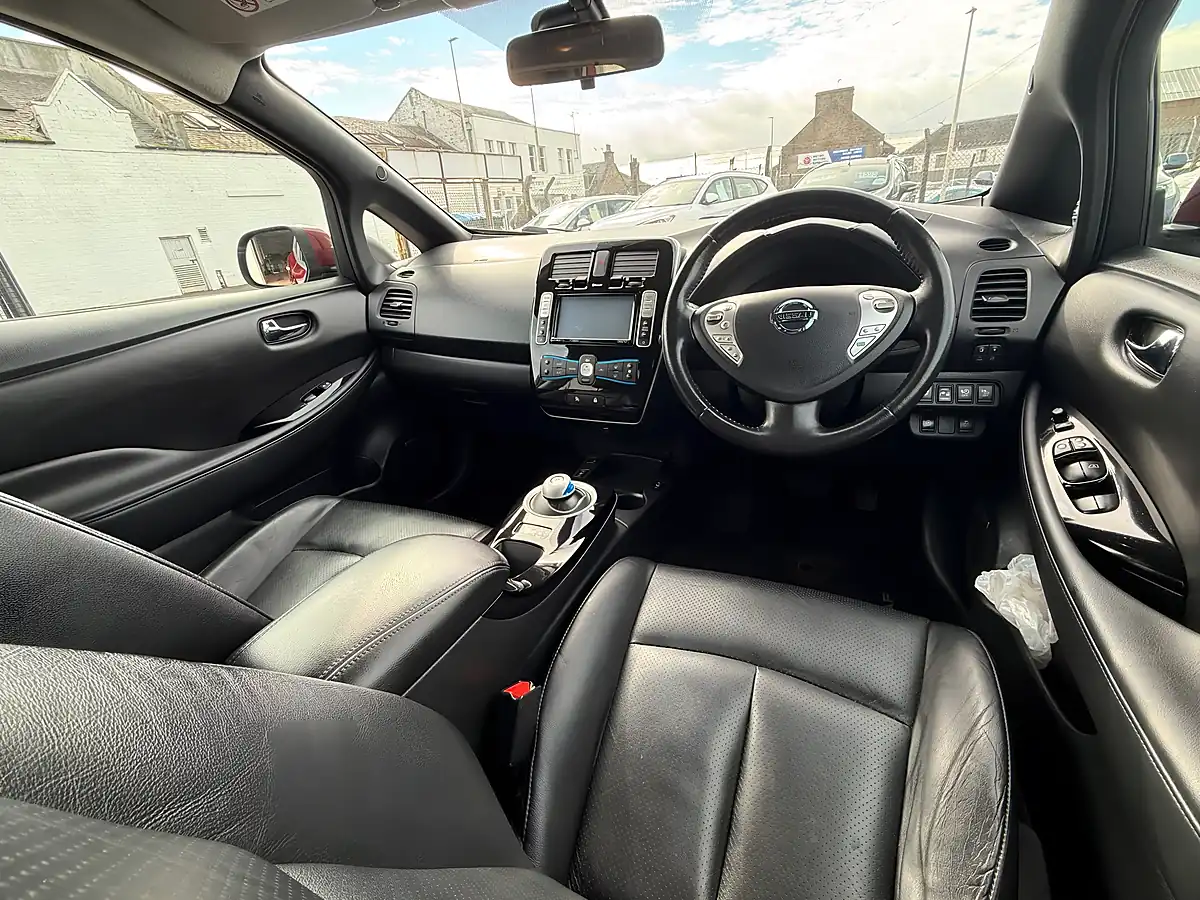 Used 2015 Nissan Leaf Tekna Red - Interior and Exterior details 11
