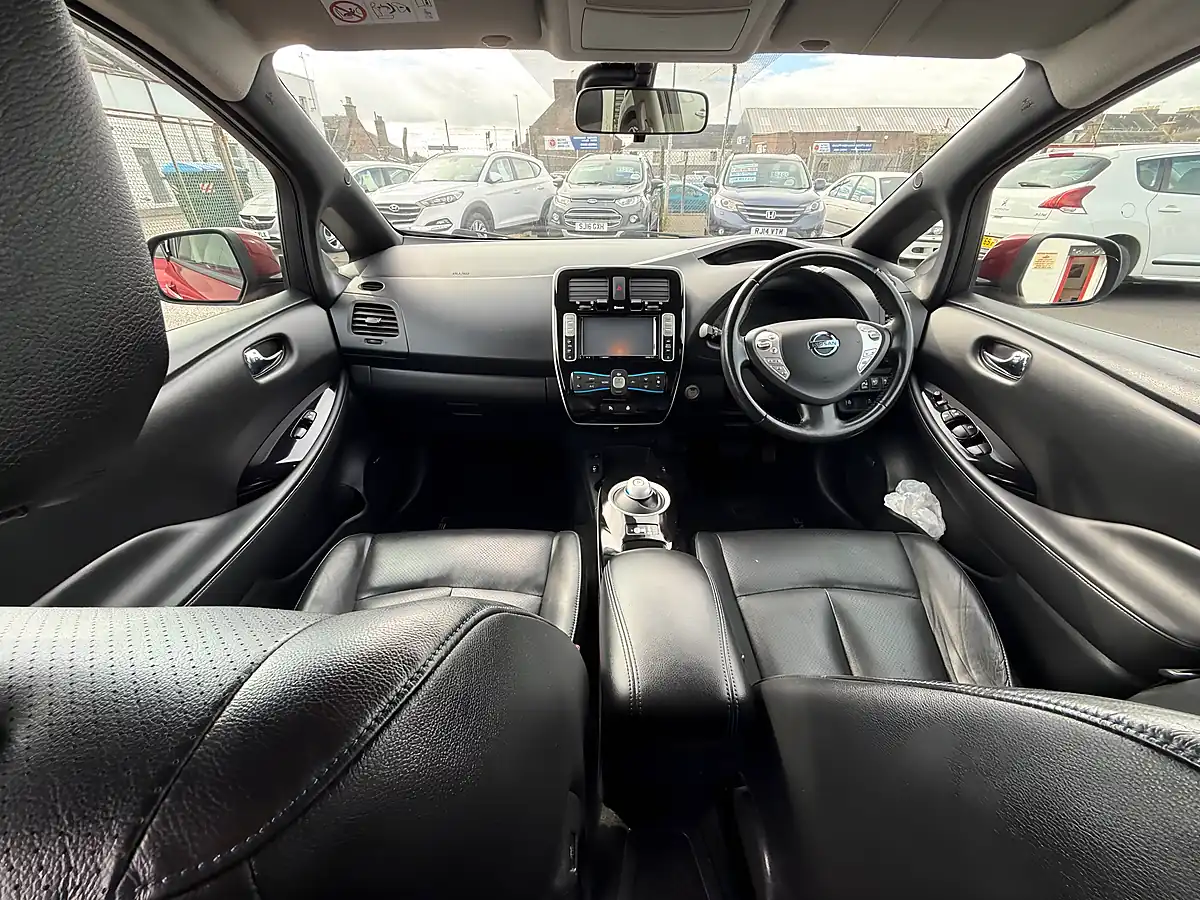 Used 2015 Nissan Leaf Tekna Red - Interior and Exterior details 13