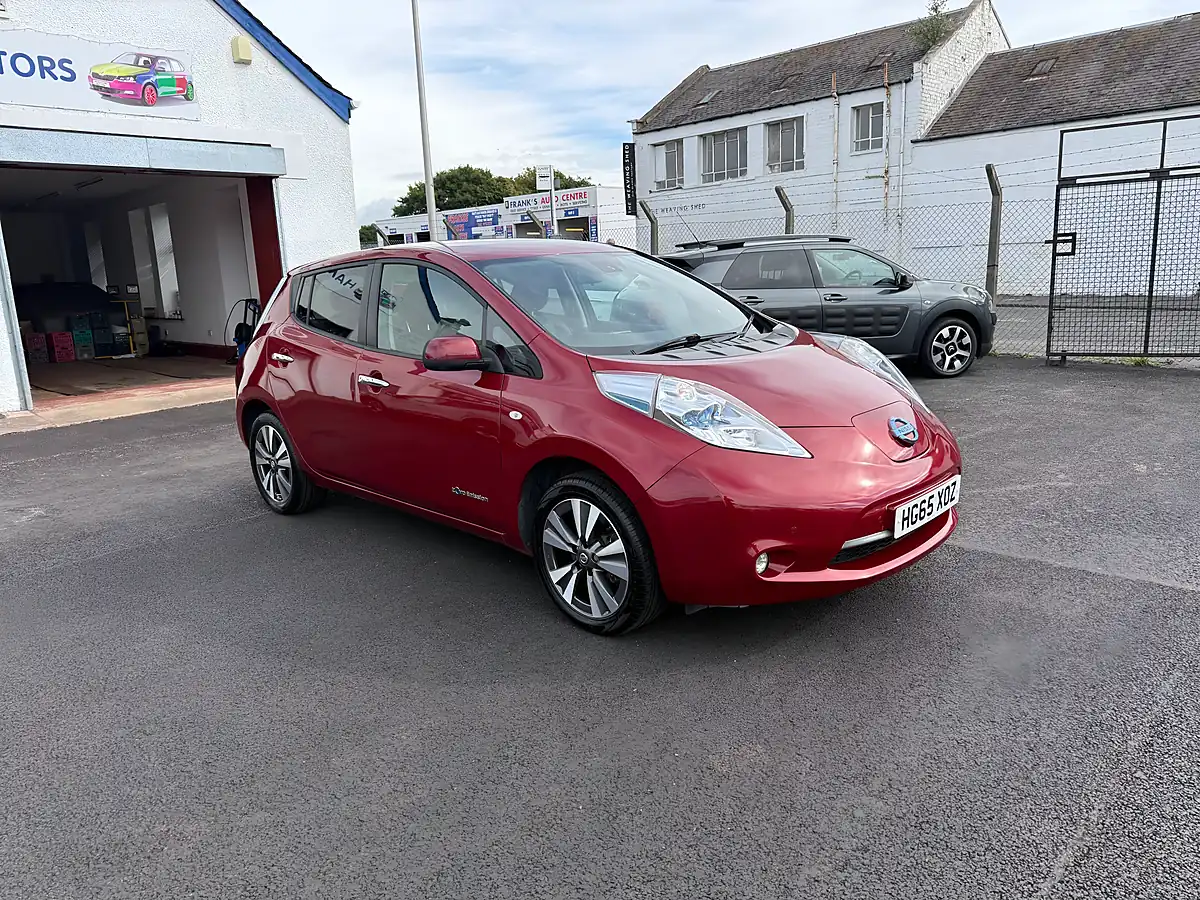 Used 2015 Nissan Leaf Tekna Red - Interior and Exterior details 3