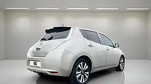 Used 2015 Nissan Leaf Tekna Silver - Interior and Exterior details 19