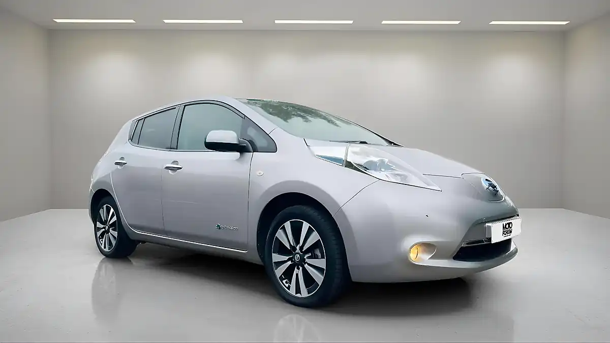 Used 2015 Nissan Leaf Tekna Silver - Interior and Exterior details 5