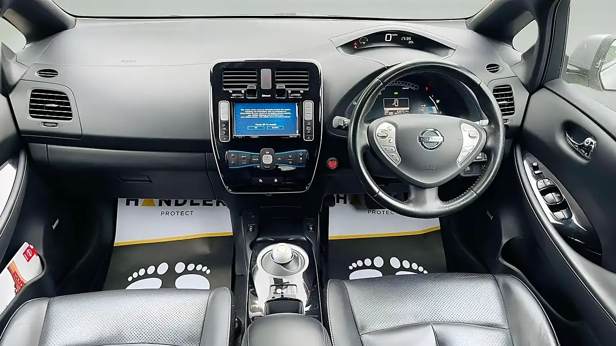Used 2015 Nissan Leaf Tekna Silver - Interior and Exterior details 6