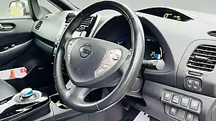 Used 2015 Nissan Leaf Tekna Silver - Interior and Exterior details 8