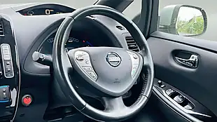 Used 2015 Nissan Leaf Tekna Silver - Interior and Exterior details 9