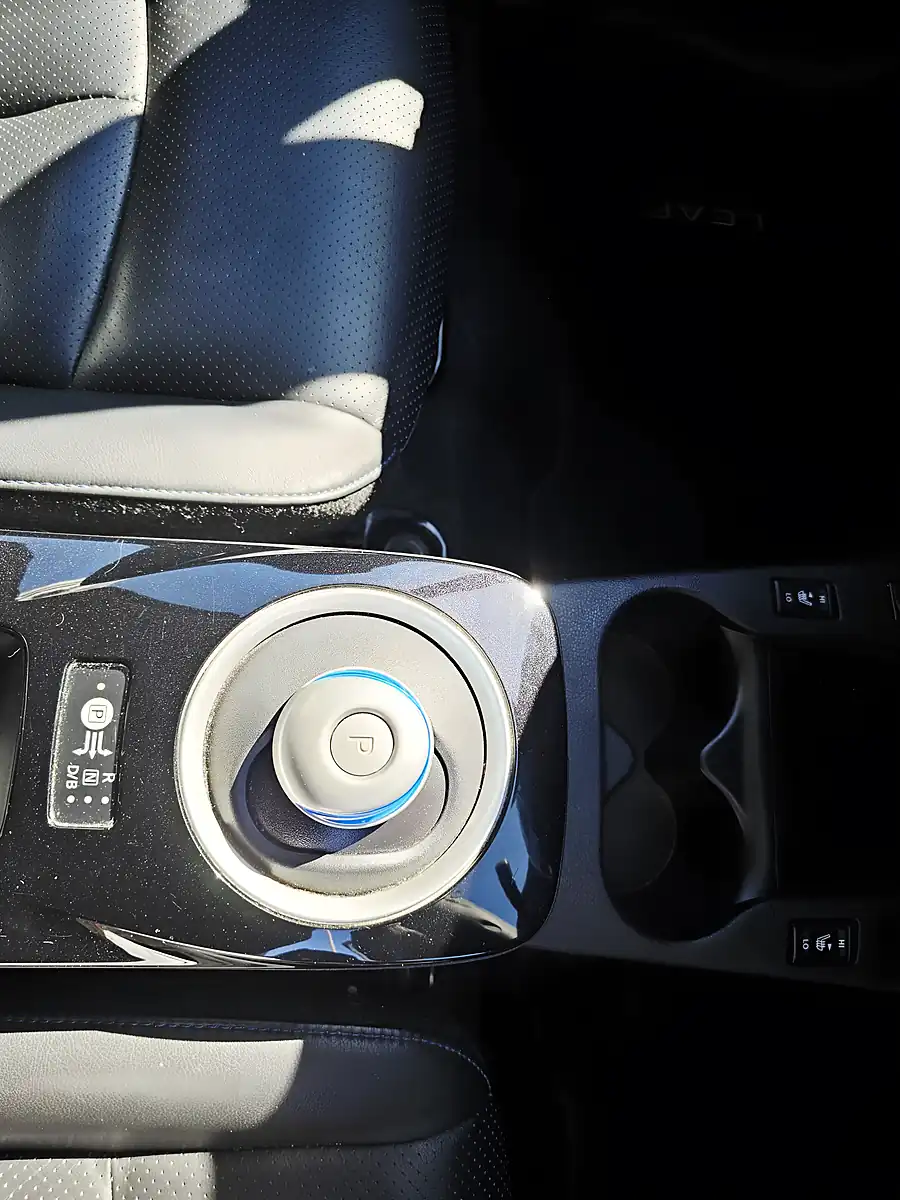 Used 2015 Nissan Leaf Tekna White - Interior and Exterior details 10