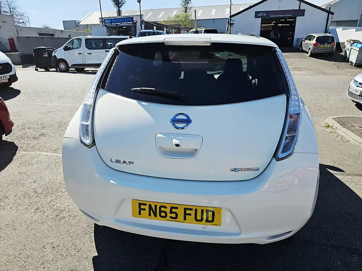 Used 2015 Nissan Leaf Tekna White - Interior and Exterior details 4