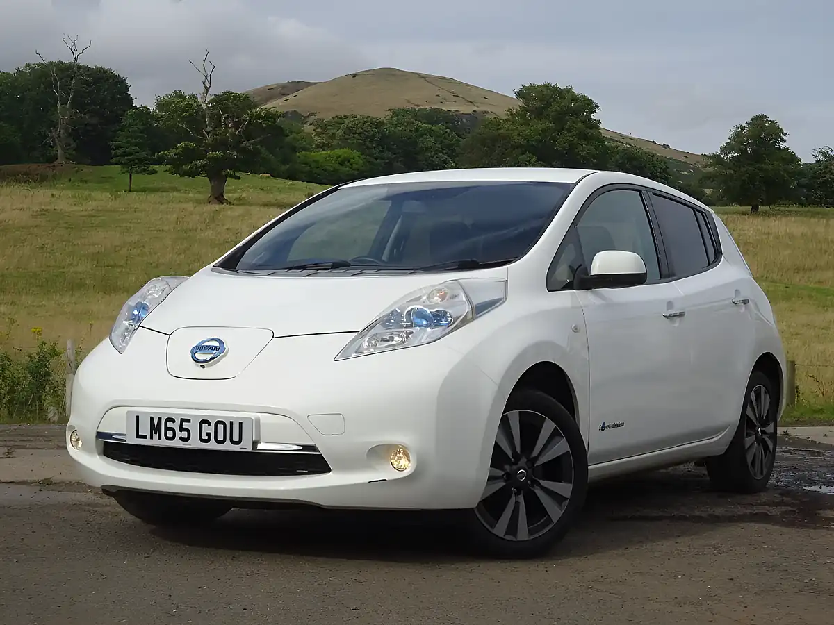 Used 2015 Nissan Leaf Tekna White - Interior and Exterior details 10
