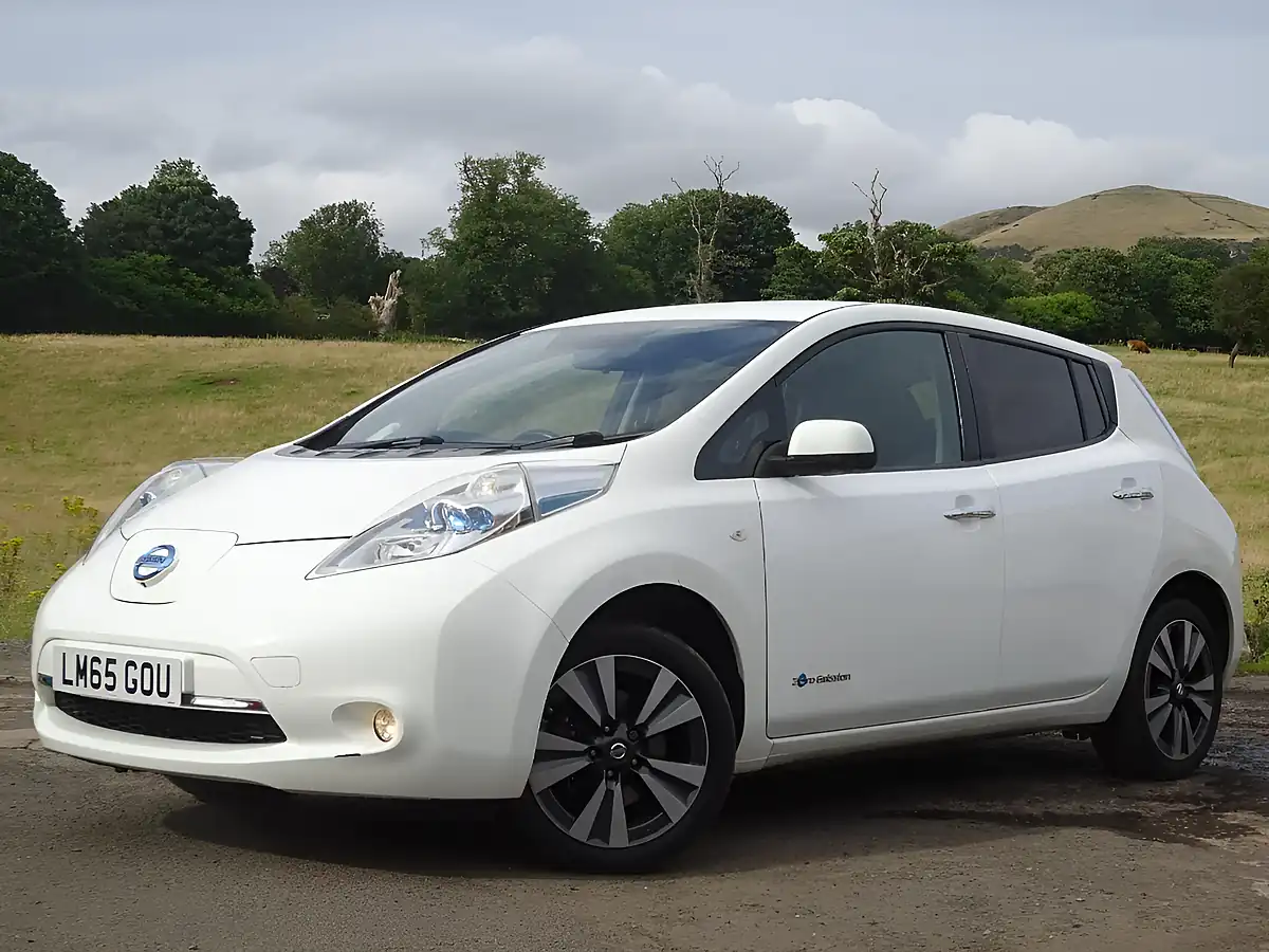 Used 2015 Nissan Leaf Tekna White - Interior and Exterior details 11