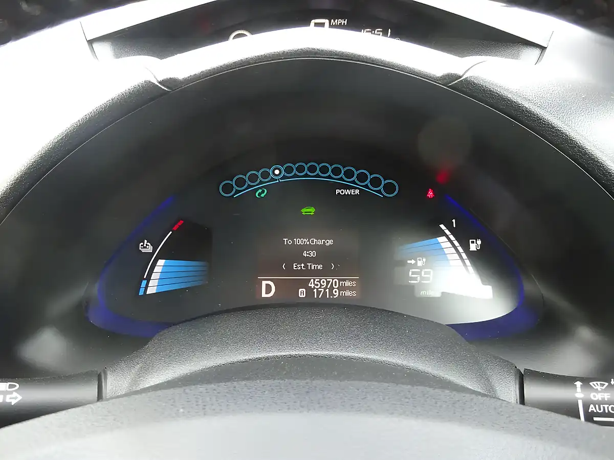 Used 2015 Nissan Leaf Tekna White - Interior and Exterior details 12