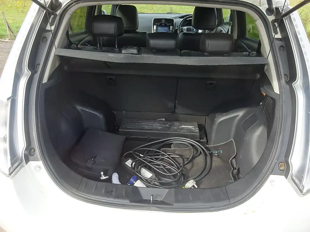 Used 2015 Nissan Leaf Tekna White - Interior and Exterior details 17