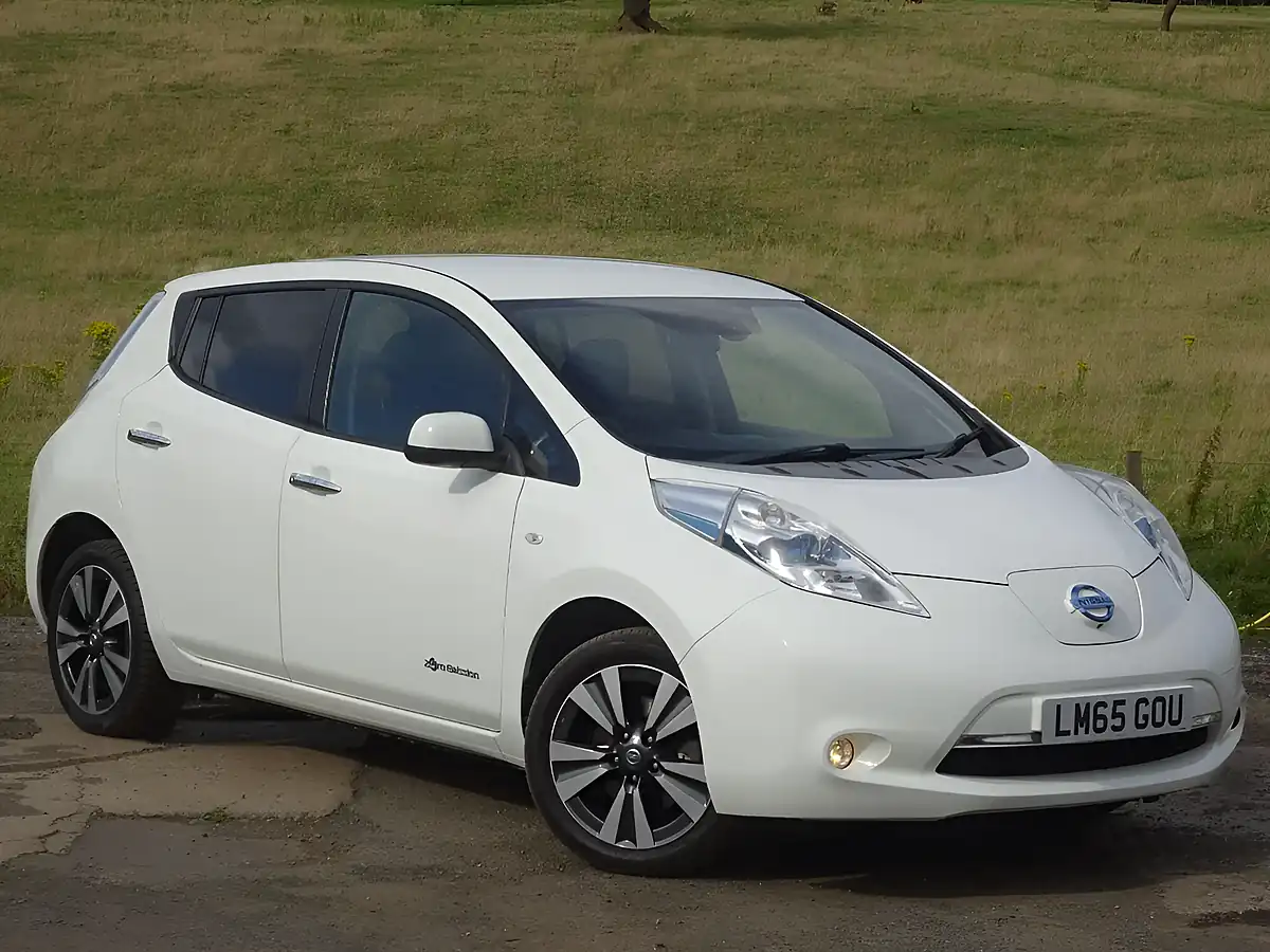 Used 2015 Nissan Leaf Tekna White - Interior and Exterior details 3